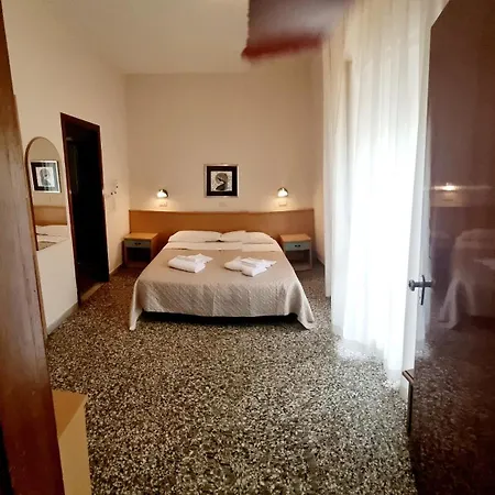 Anny Szálloda Cervia