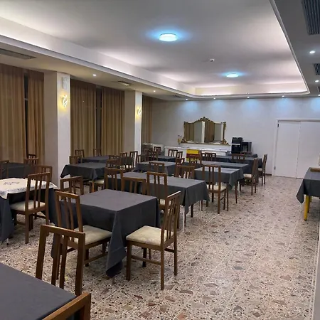 Anny מלון קרביה